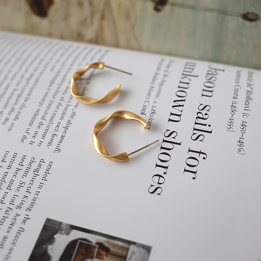 Copper Plated Gold Eearrings Presented by Furniffy™