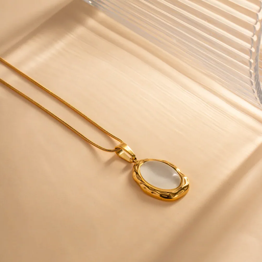 18K gold-plated Opal pendant necklace by Furniffy™